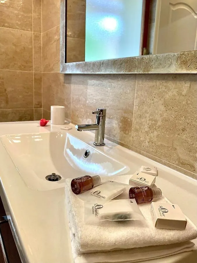 Al Poggio - Luxury Rooms 卡波特拉